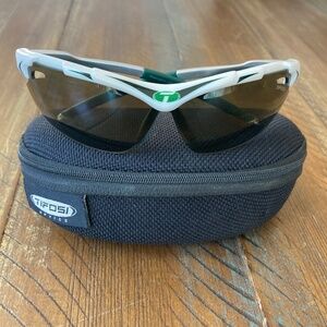 TIFosi Sport Sunglasses Tyrant Green White With Case